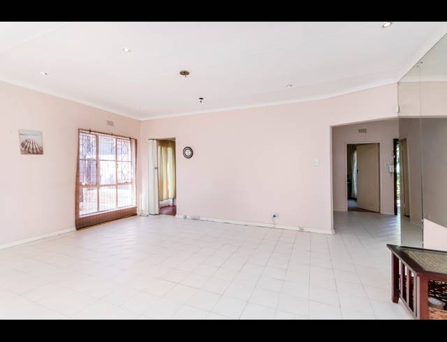 4 BEDROOM HOUSE RENTED IN GALLO MANOR